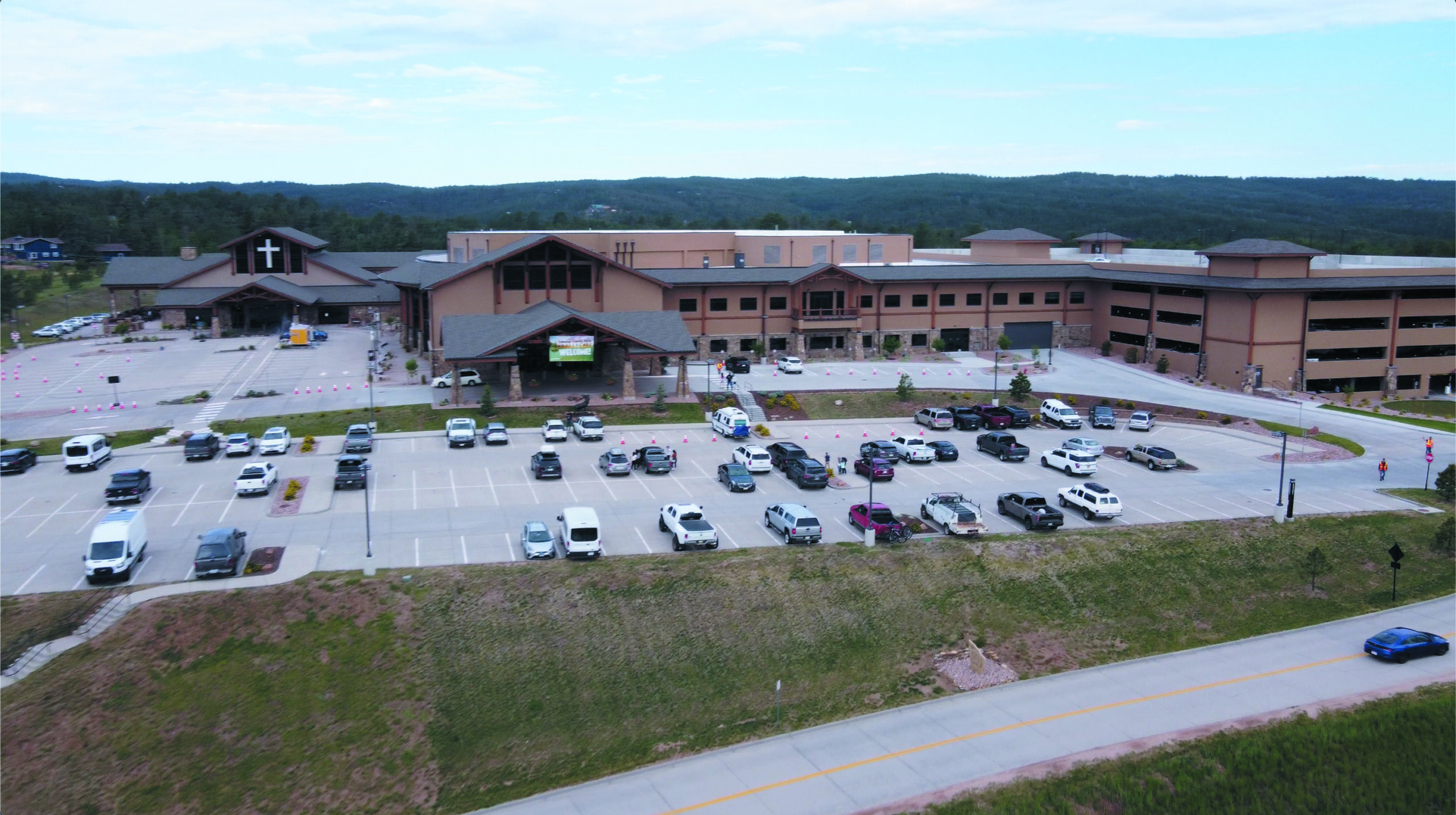 Charis_Campus